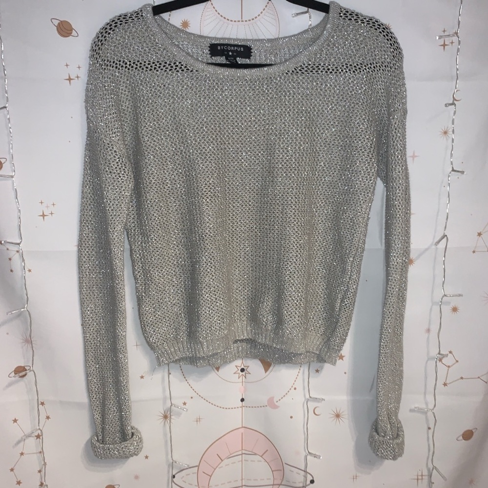 Super cute metallic mesh fishnet sweater✨